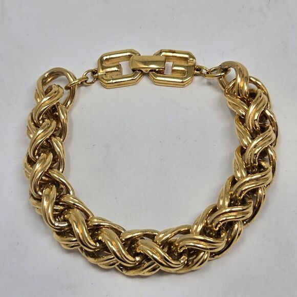 GIVENCHY Vintage Elegant Chunky Gold Plated Multi Chain "G" Clasp Bracelet - Picture 1 of 5